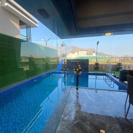 Mount Resorts Lonavala 5 Bhk Luxurious Villa With Private Pool And Full Size Cricket Football Turf Exterior photo