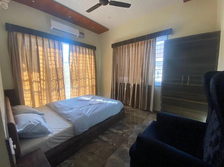 Mount Resorts Lonavala 5 Bhk Luxurious Villa With Private Pool And Full Size Cricket Football Turf Exterior photo