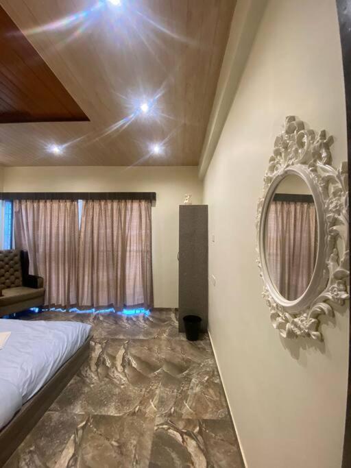 Mount Resorts Lonavala 5 Bhk Luxurious Villa With Private Pool And Full Size Cricket Football Turf Exterior photo