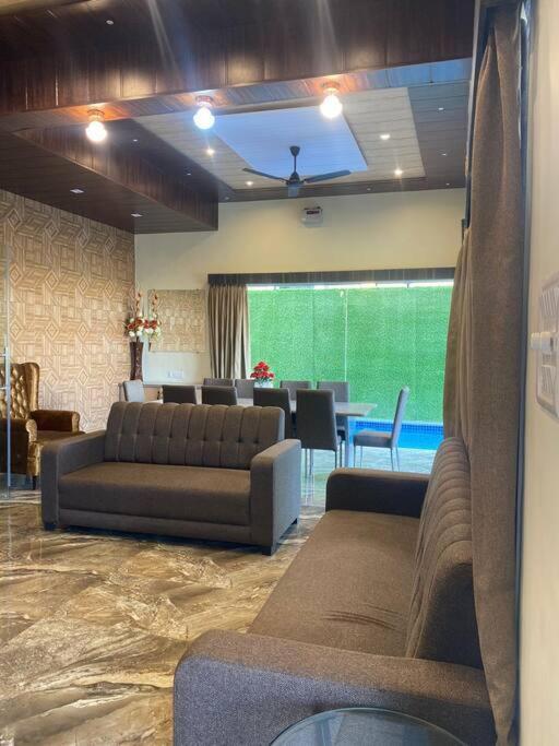 Mount Resorts Lonavala 5 Bhk Luxurious Villa With Private Pool And Full Size Cricket Football Turf Exterior photo