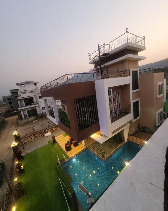 Mount Resorts Lonavala 5 Bhk Luxurious Villa With Private Pool And Full Size Cricket Football Turf Exterior photo